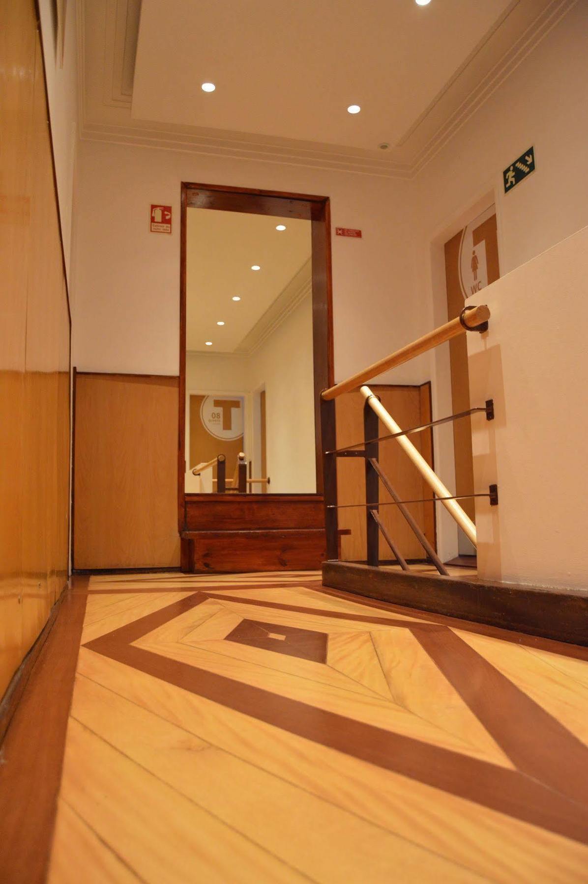 Terrace Hostal Lisboa